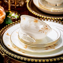 景德镇碗碟套装家用轻奢骨瓷餐具整套碗盘碟筷勺高档新婚乔迁之喜 微波炉适用 | 高档礼盒 70件套